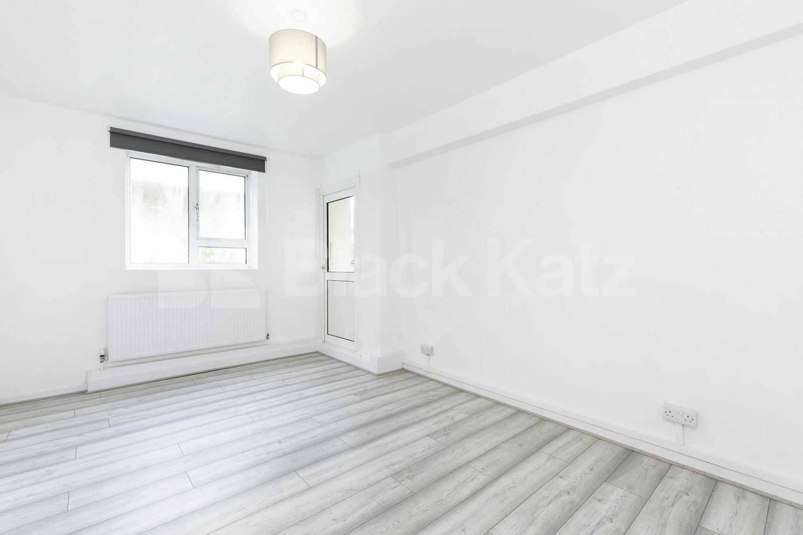 			3 Bedroom, 1 bath, 1 reception Flat			 Robert Street, Mornington Cresent